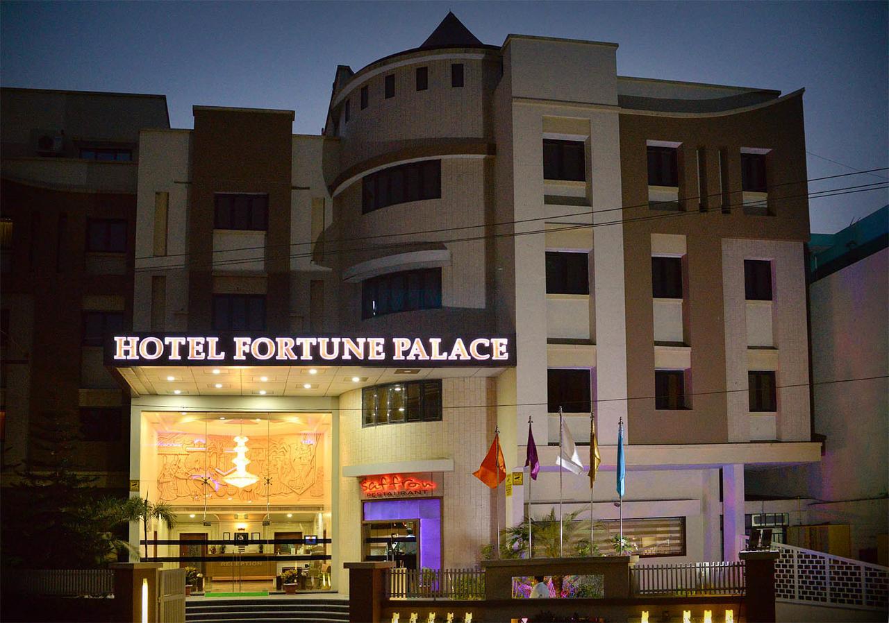Hotel Fortune Palace Jāmnagar Εξωτερικό φωτογραφία