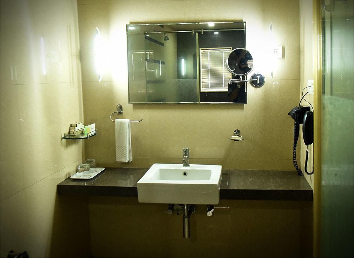 Hotel Fortune Palace Jāmnagar Εξωτερικό φωτογραφία